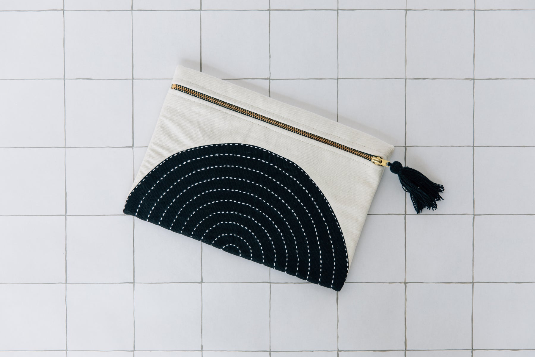 Favor Small Eclipse Pouch