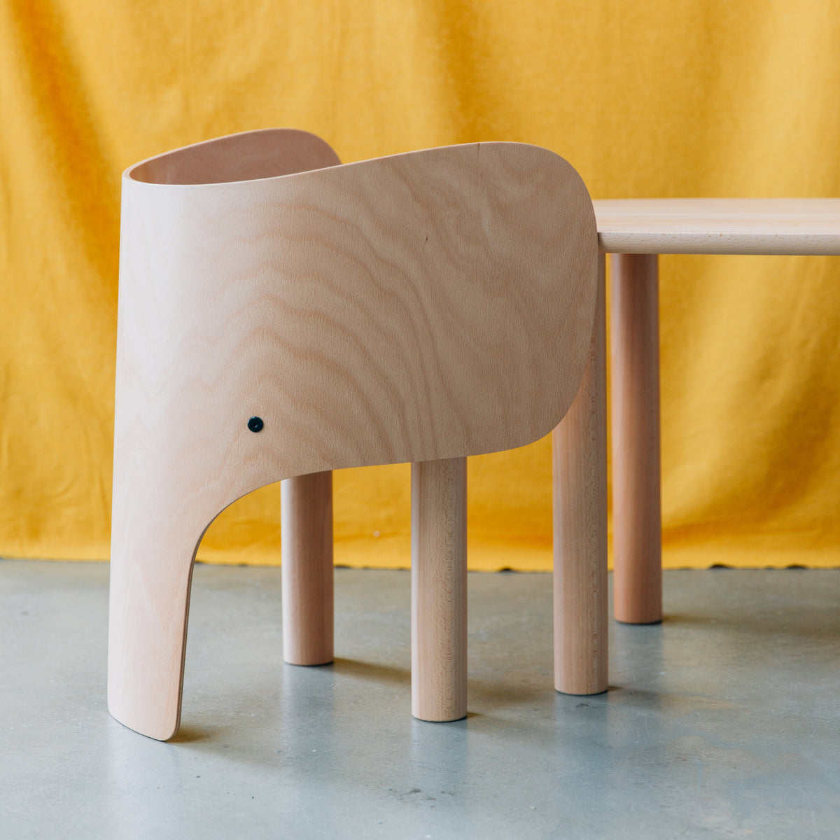 Favor Elephant Chair